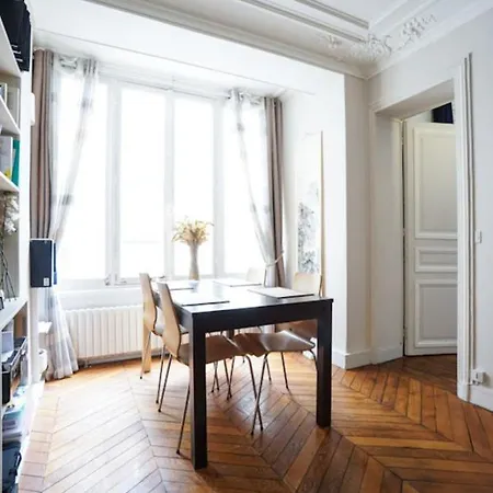 Lejlighed Design Near Montmartre *